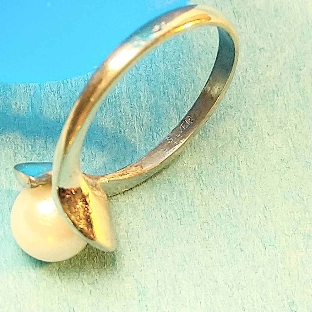 Silver Pearl Ring - Picture 3 of 5